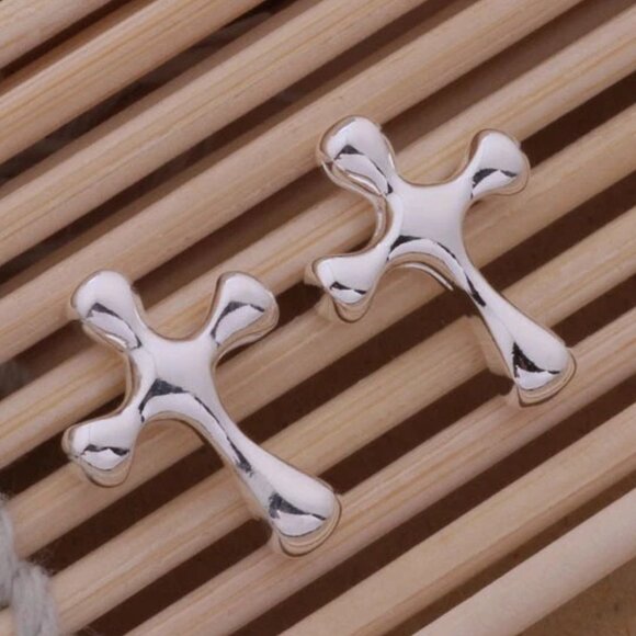 Women's Sterling Silver Holy Cross Ear Stud Fashion Pierced Earrings - Picture 1 of 4